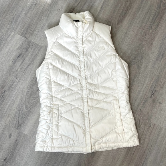The North Face White Vest 550 with Pockets - Picture 2 of 9